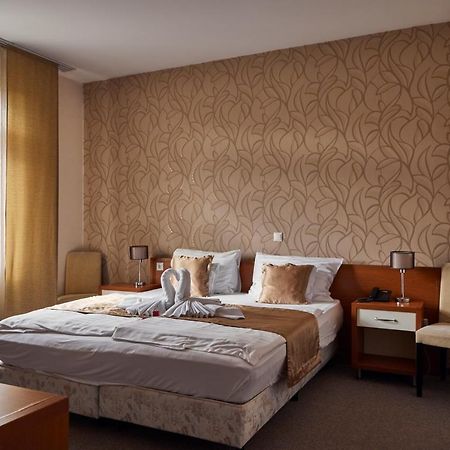 Boutique Hotel Sopianae Печ Екстериор снимка