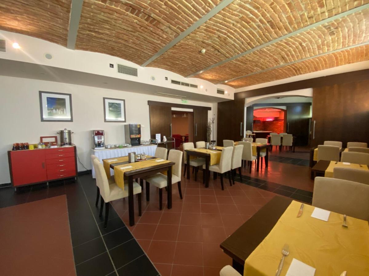 Boutique Hotel Sopianae Печ Екстериор снимка