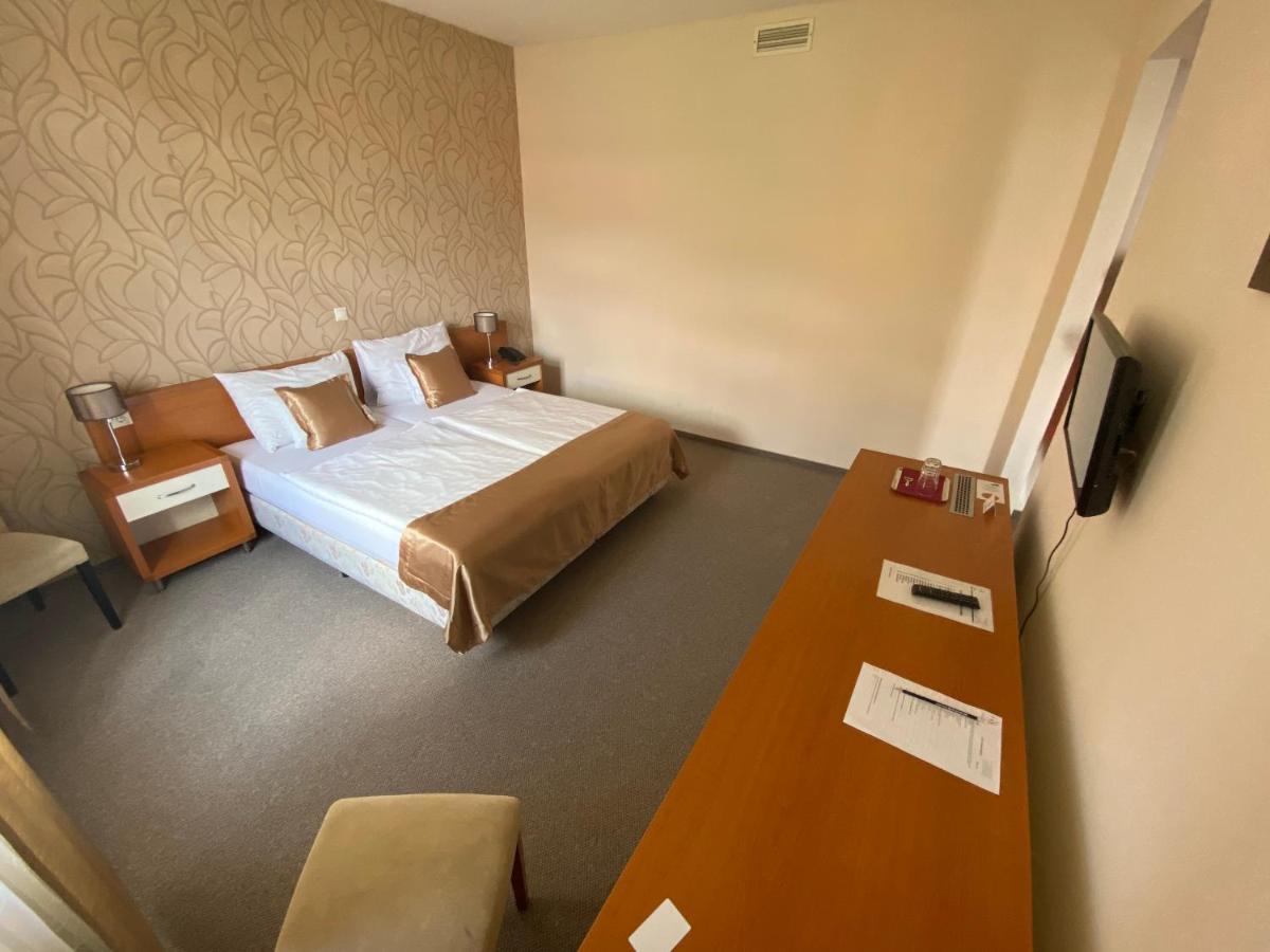 Boutique Hotel Sopianae Печ Екстериор снимка