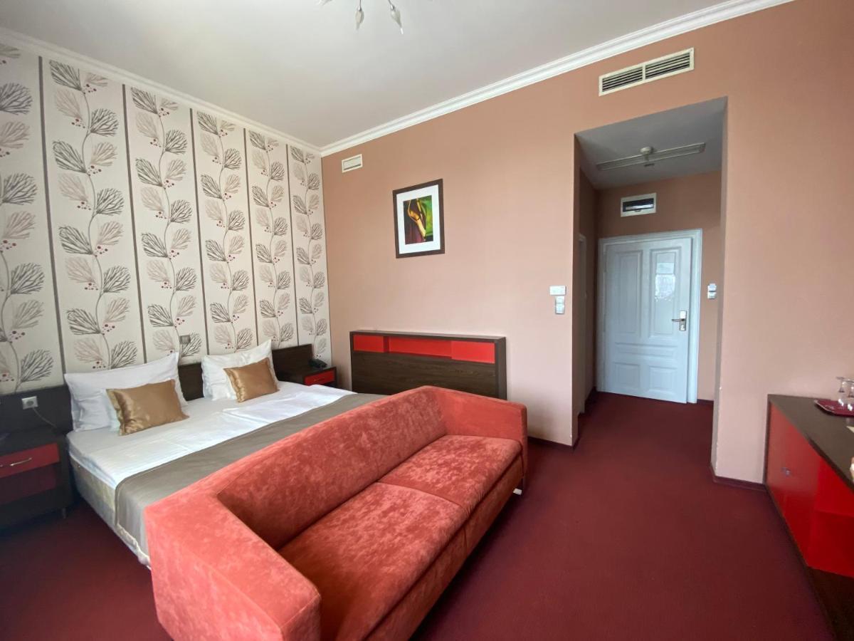 Boutique Hotel Sopianae Печ Екстериор снимка