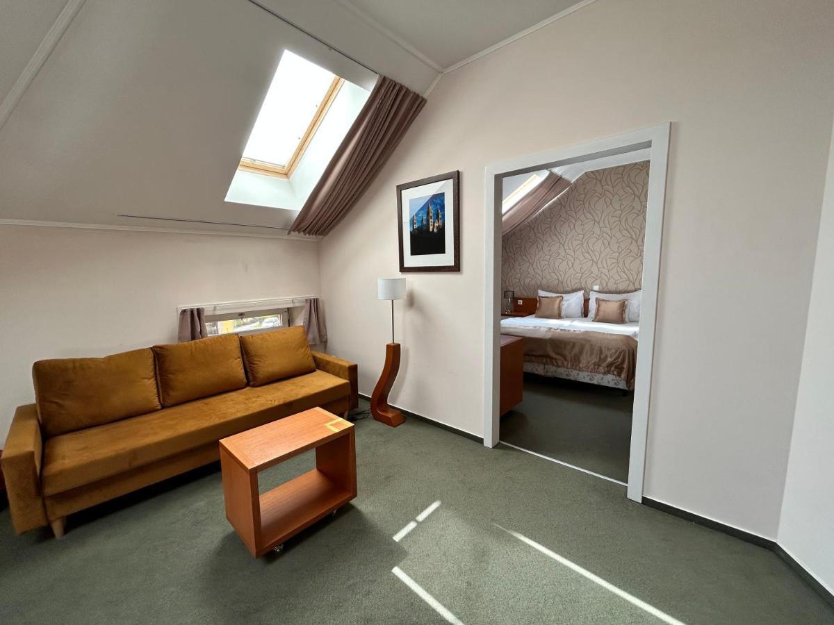 Boutique Hotel Sopianae Печ Екстериор снимка