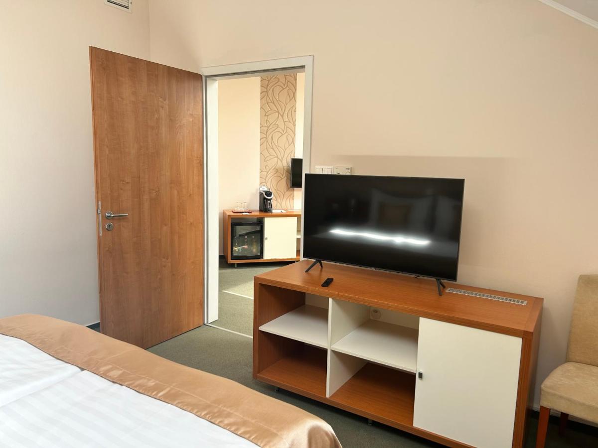 Boutique Hotel Sopianae Печ Екстериор снимка