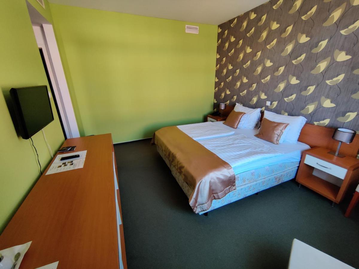 Boutique Hotel Sopianae Печ Екстериор снимка