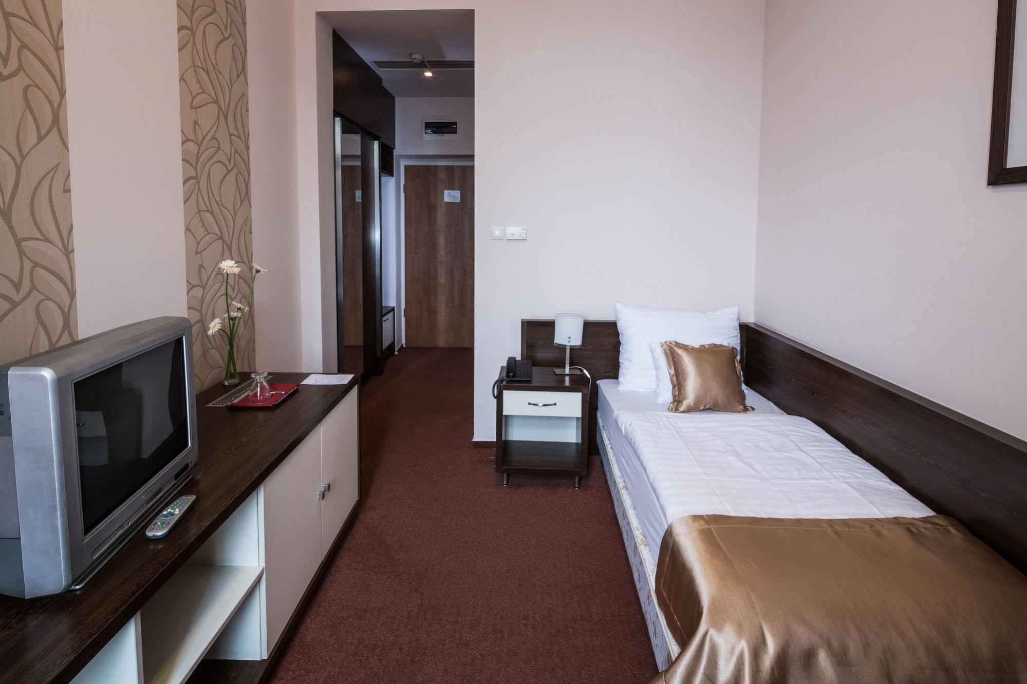Boutique Hotel Sopianae Печ Екстериор снимка