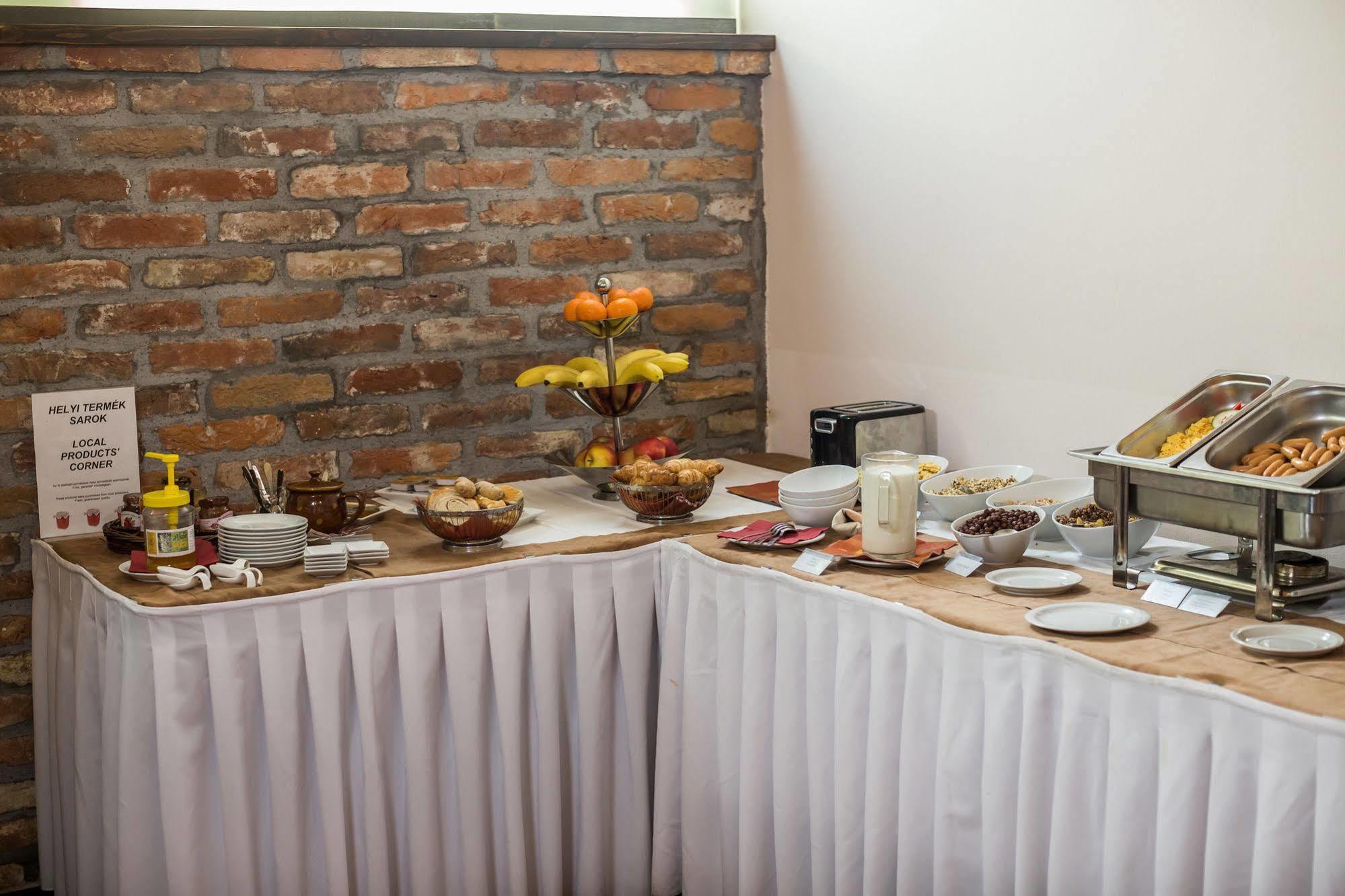 Boutique Hotel Sopianae Печ Екстериор снимка